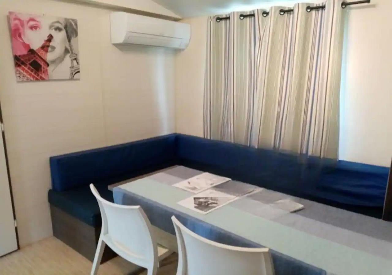 La Roque D'Antheron - Mobile-Home - 6 Pers - 3 Ch - Piscine ภายนอก รูปภาพ
